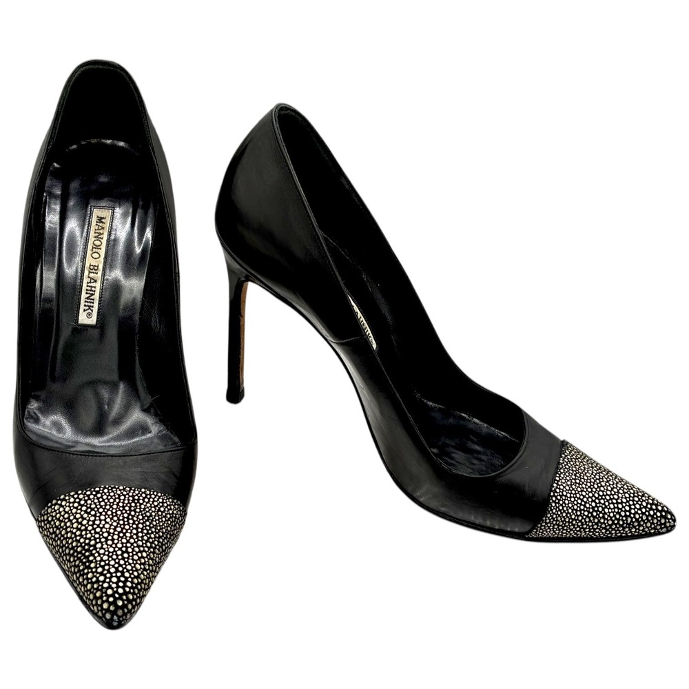 Manolo Blahnik Crystalbi Black Leather Crystal Cap Toe Pointed Pump EU 38 US 7.5